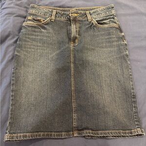 Garnet Hill Classic Denim Pencil Skirt | Contrast Stitching | Size 8